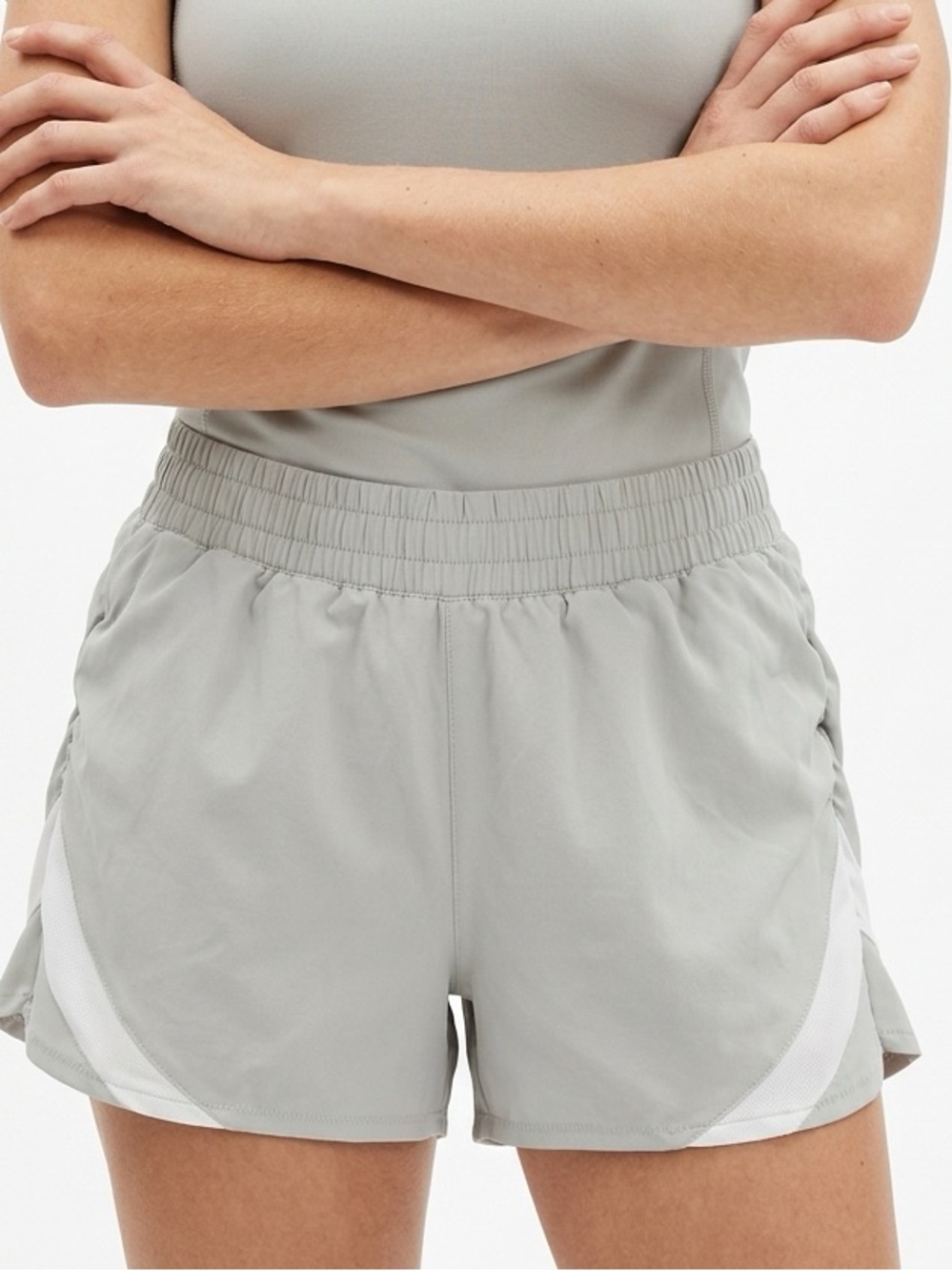 VARLEY | Taupe Gray & White Lined Athletic Shorts Women’s Size Small